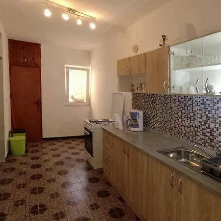 Dolores Apartment *