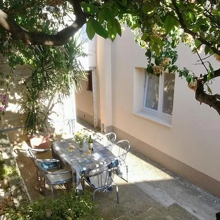 Dolores Apartment *