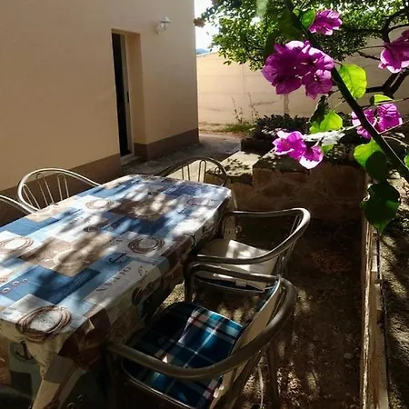 Dolores Apartment