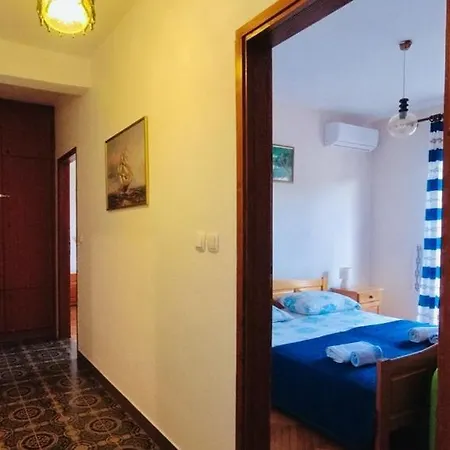 Dolores Apartment *